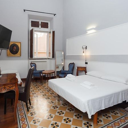 Palazzo Del Duca Piazza Navona Guest House Рим Екстериор снимка