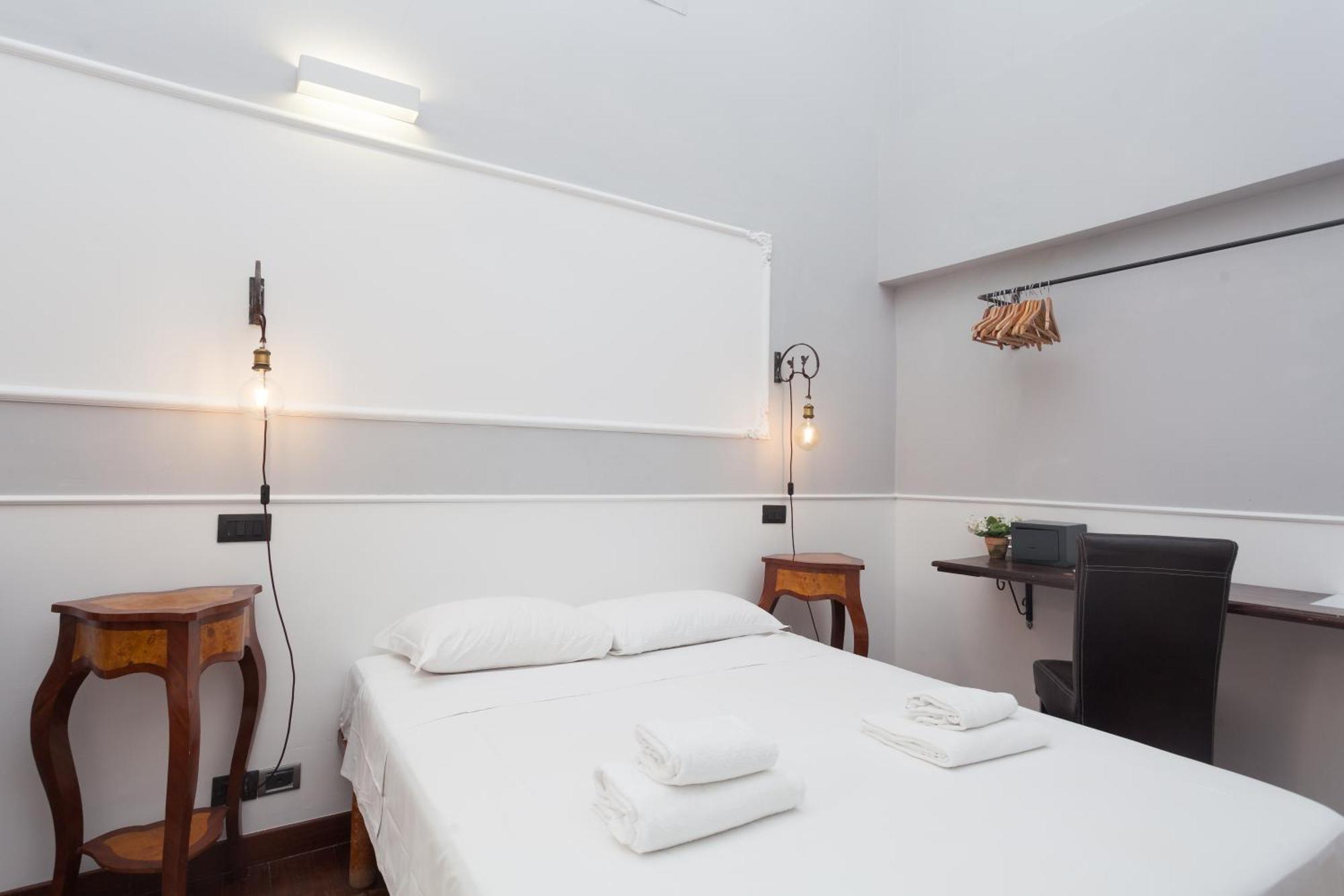 Palazzo Del Duca Piazza Navona Guest House Рим Екстериор снимка