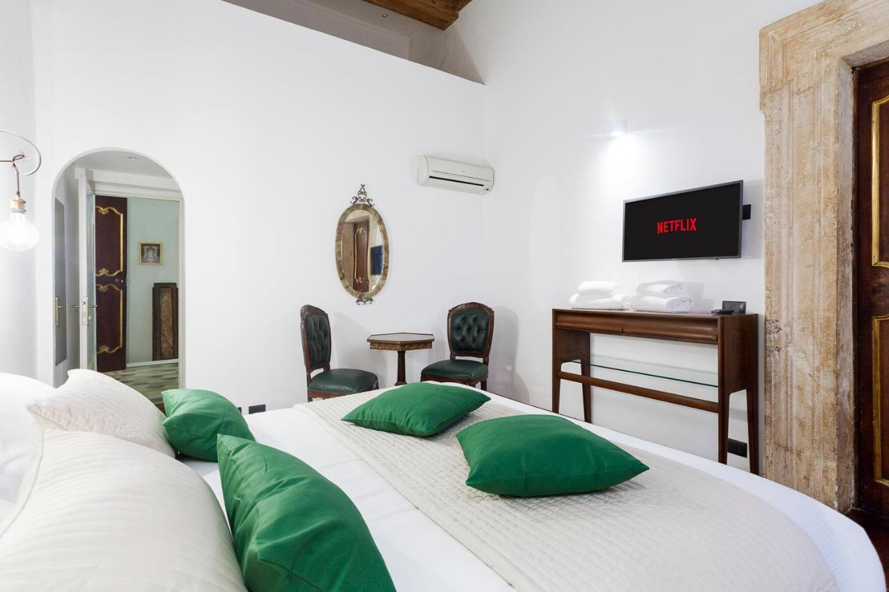 Palazzo Del Duca Piazza Navona Guest House Рим Екстериор снимка