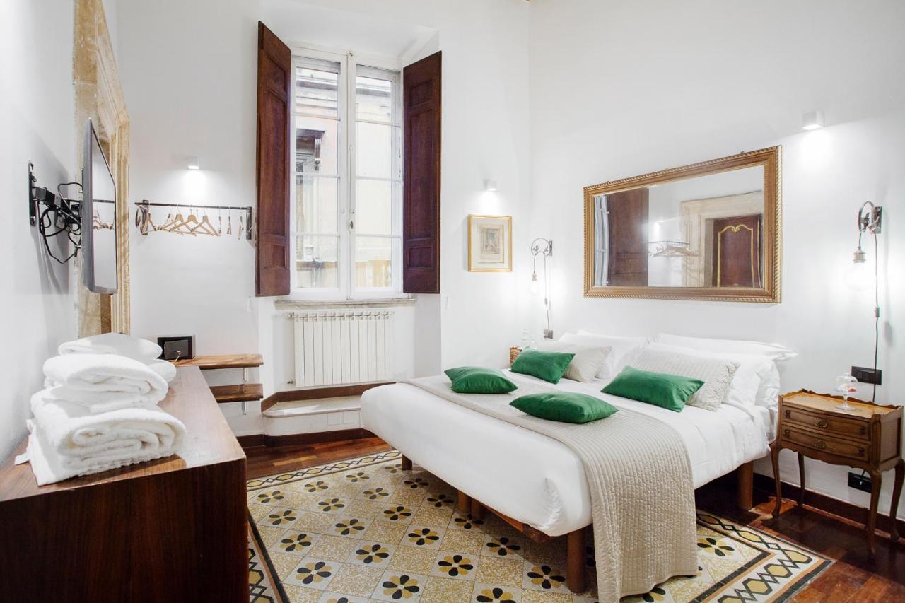 Palazzo Del Duca Piazza Navona Guest House Рим Екстериор снимка